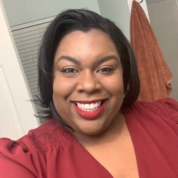 Meet your Posher, Sabrina. - Picture 7 of 17